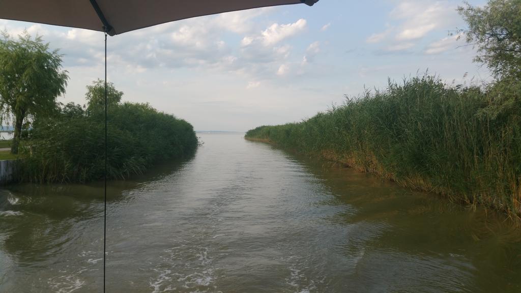 Opatment Apartman Fertőmeggyes Kültér fotó